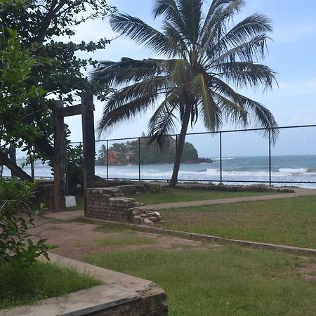 Rest House Matara Hotel Buitenkant foto