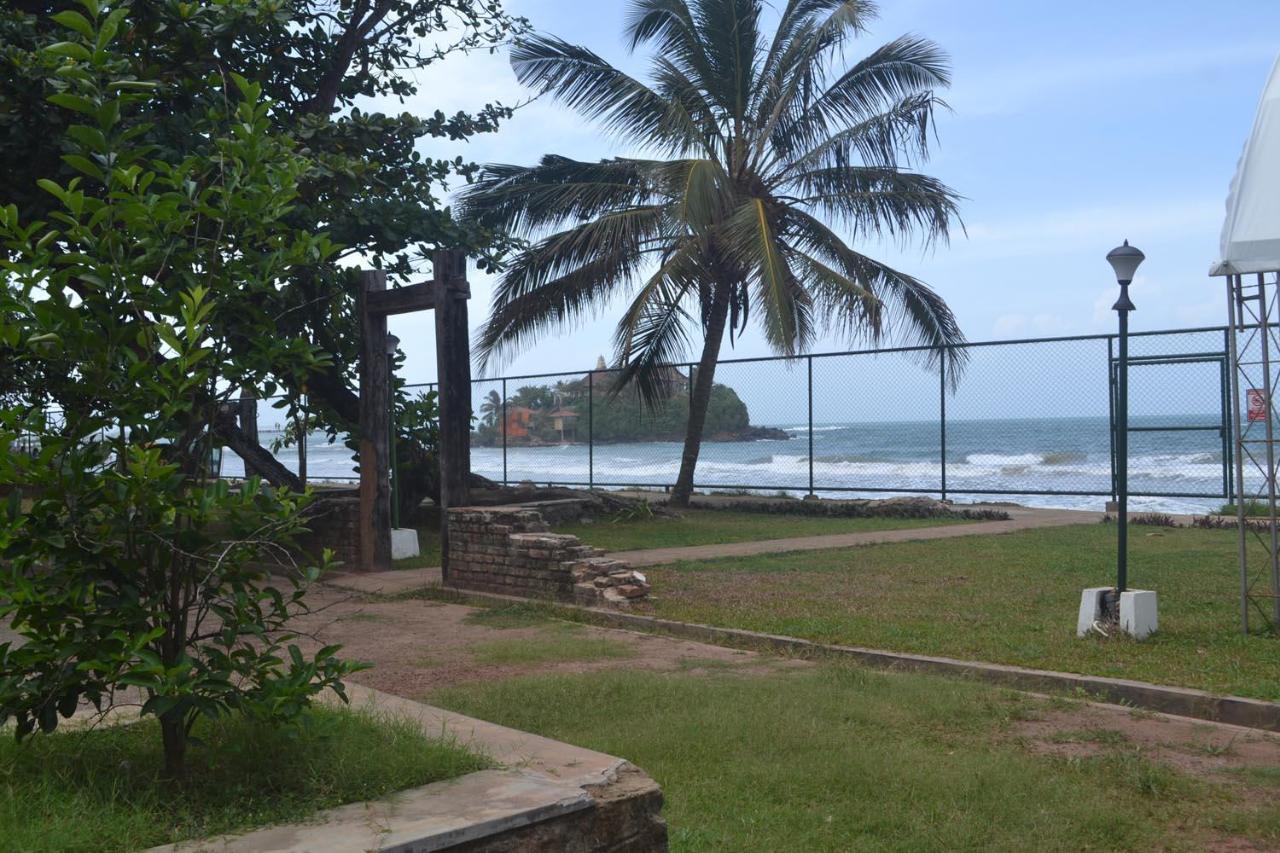 Rest House Matara Hotel Buitenkant foto