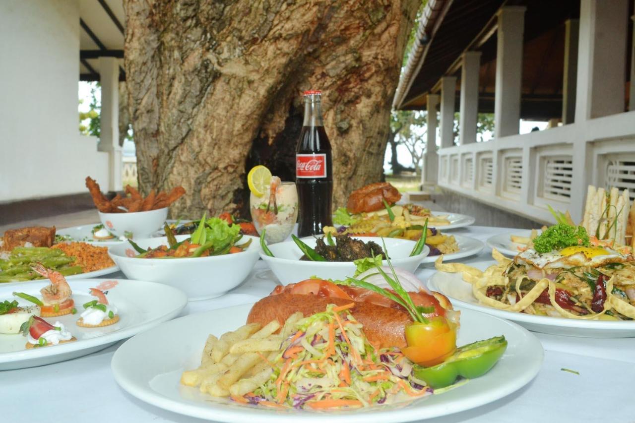 Rest House Matara Hotel Buitenkant foto