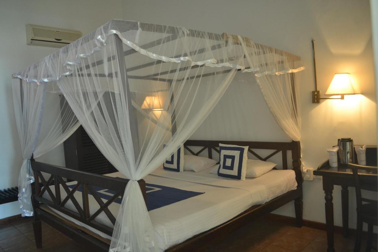 Rest House Matara Hotel Buitenkant foto
