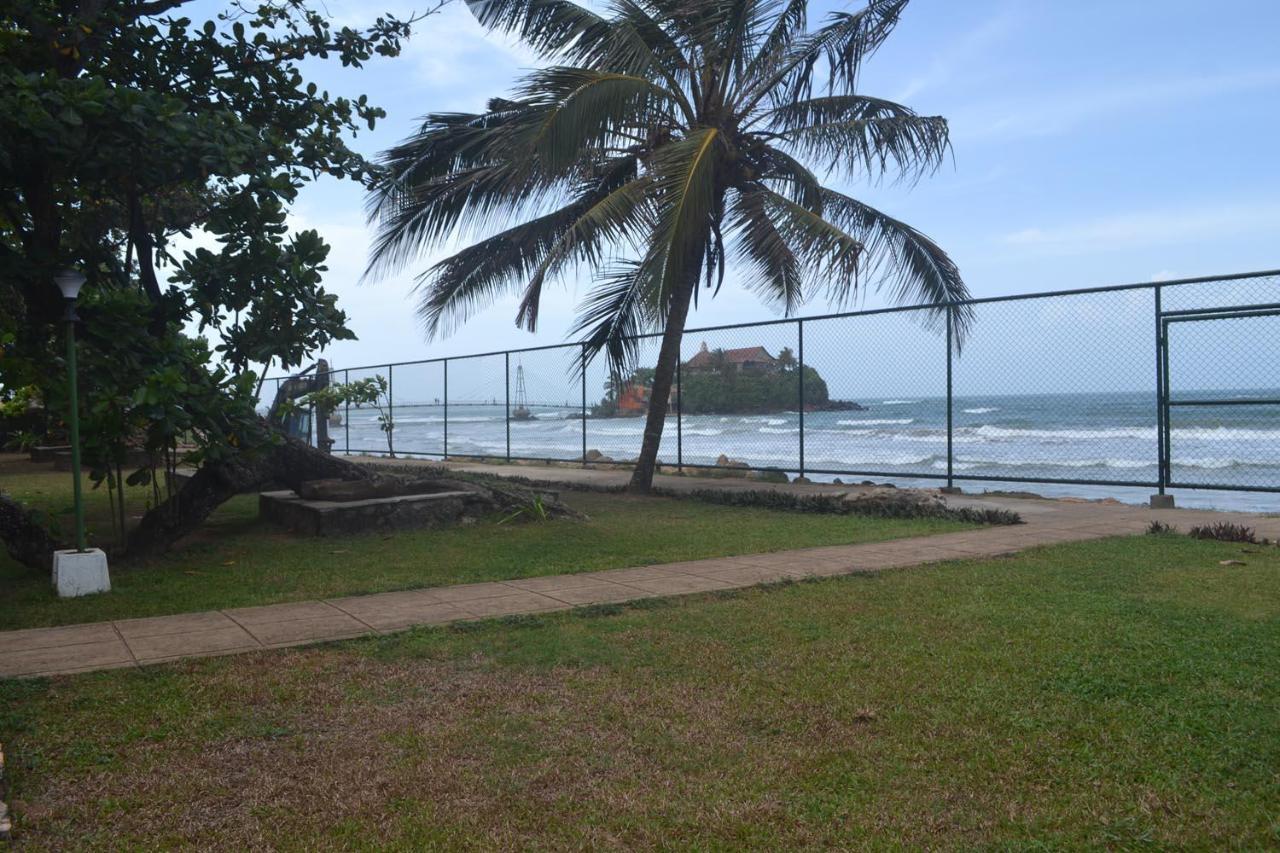 Rest House Matara Hotel Buitenkant foto