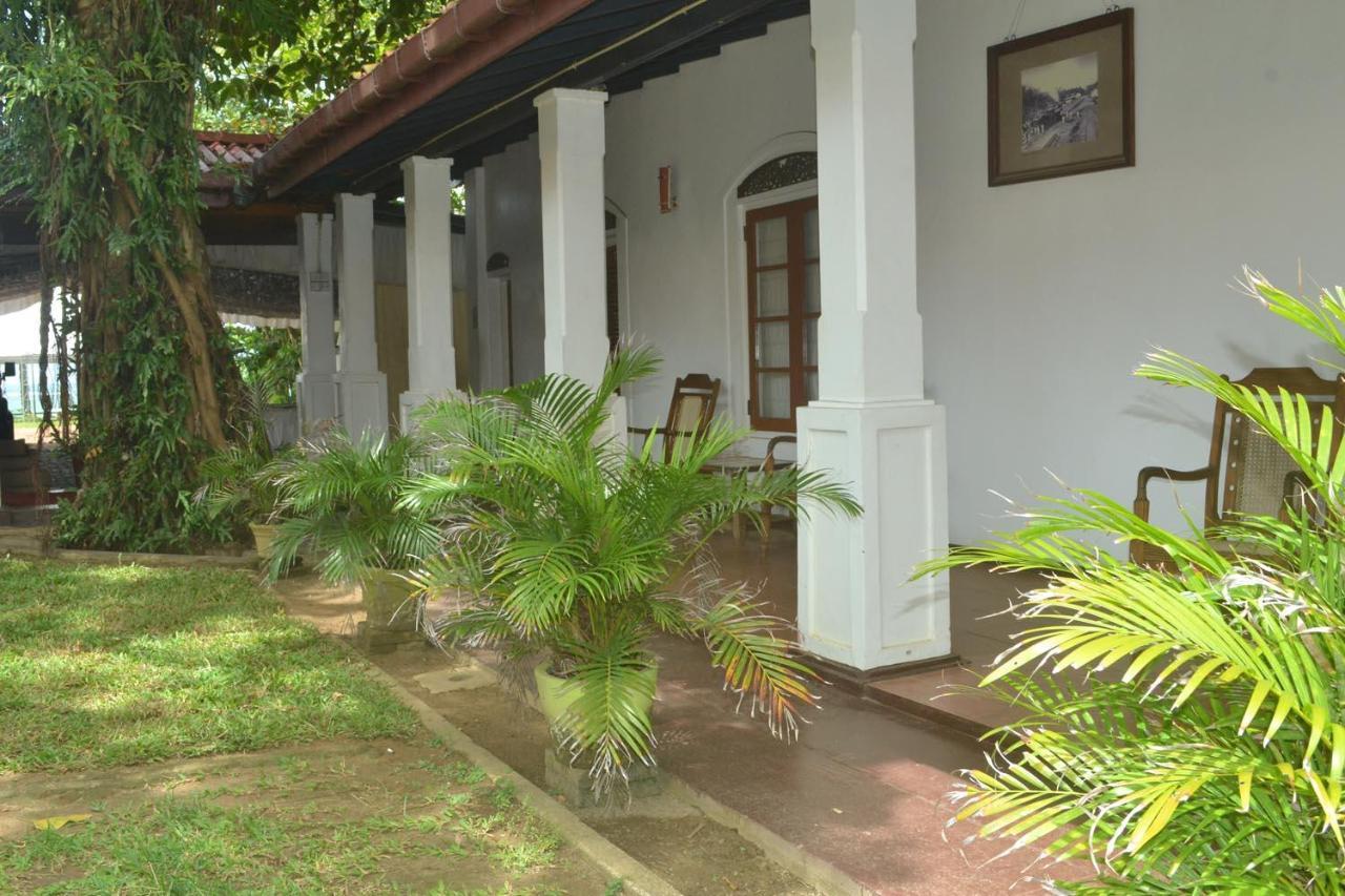 Rest House Matara Hotel Buitenkant foto