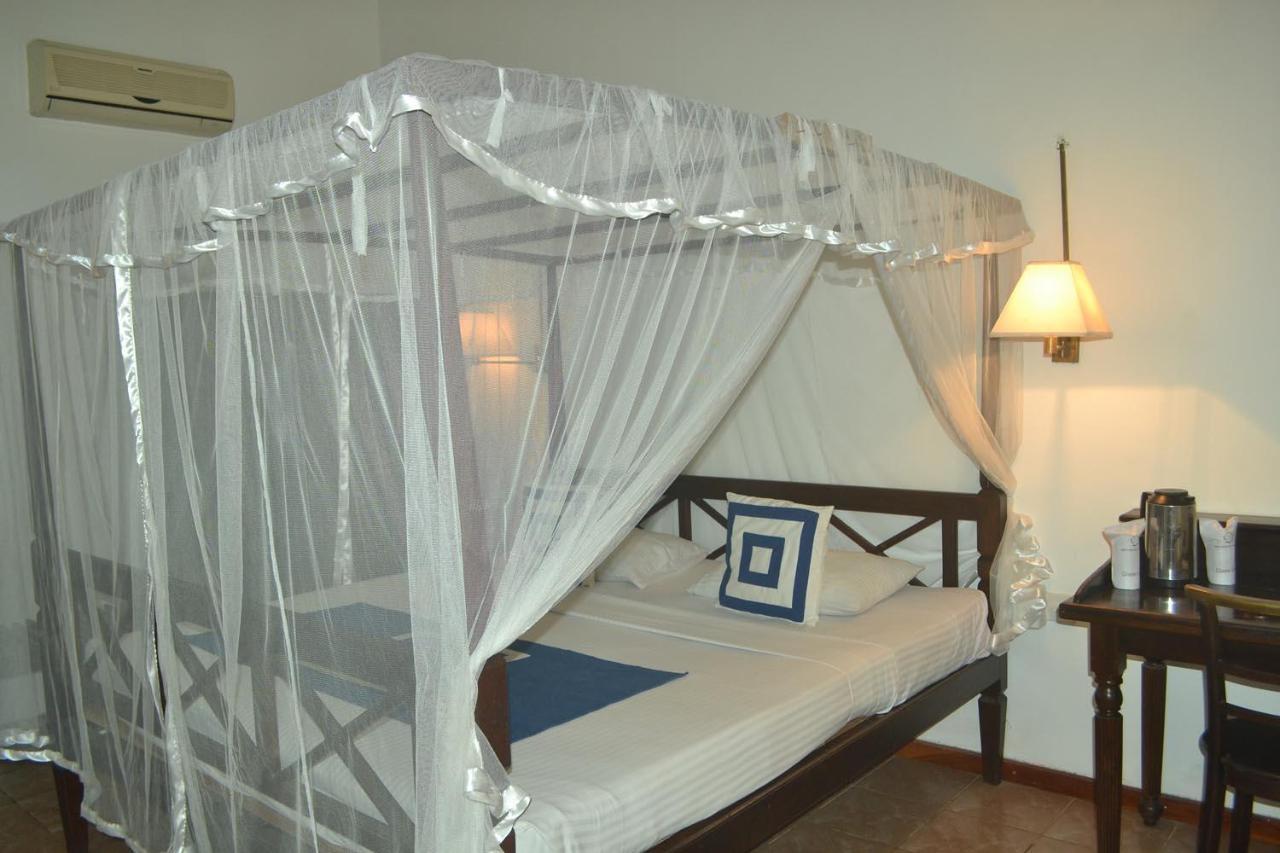 Rest House Matara Hotel Buitenkant foto